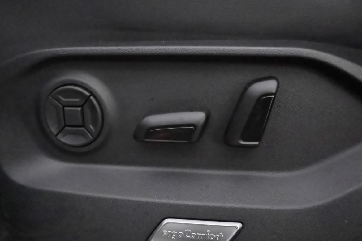 Volkswagen Touareg 2020 - miniatyr 19