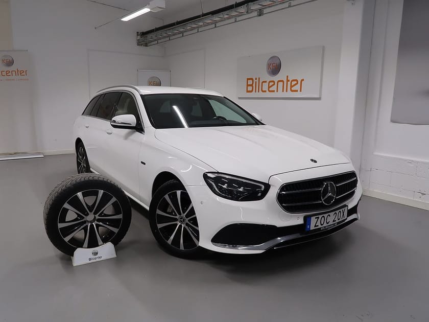Bild 1 av Mercedes-Benz E 300 T de 4MATIC *3,99% RÄNTA* 4M V-Däck ingår Drag-Kamera-Värm