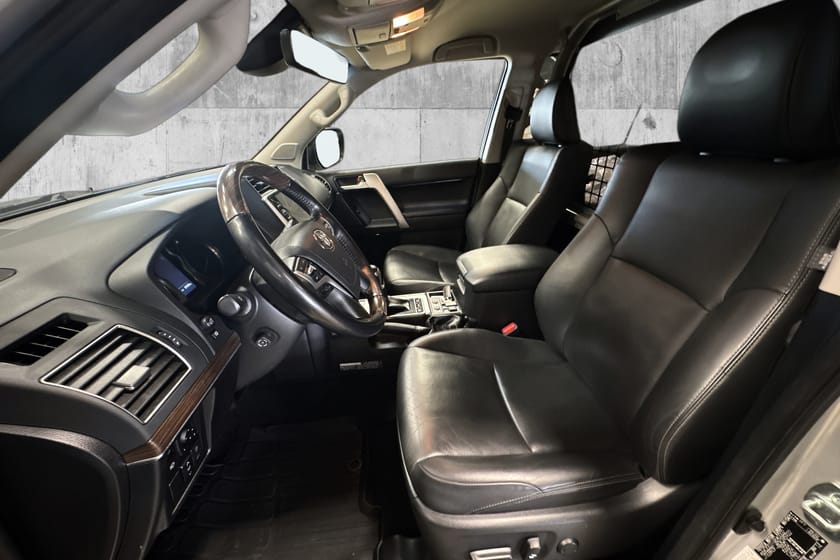 Bilde 5 av Toyota Land Cruiser 5-dørs GX 204Hk Black Pack/Automat/Skinn/Hengerfeste