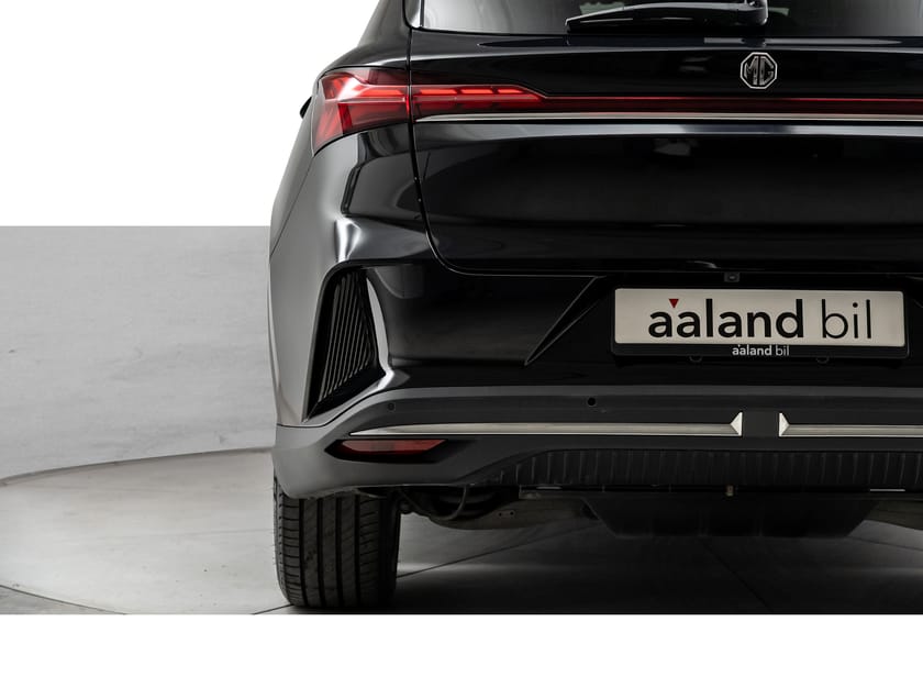Bilde 3 av MG Marvel R Performance AWD, Lav km, krok, lyst interiør
