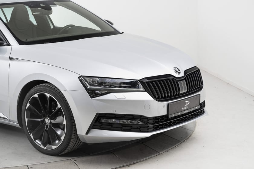 Bilde 2 av Škoda Superb Stasjonsvogn 2,0 TDI 200hk SportLine 4x4 ACC/Krok/Webasto/Matrix/Nav