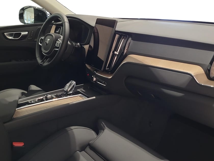 Bild 4 av Volvo XC60 T6 Plus Dark Nordic Edition