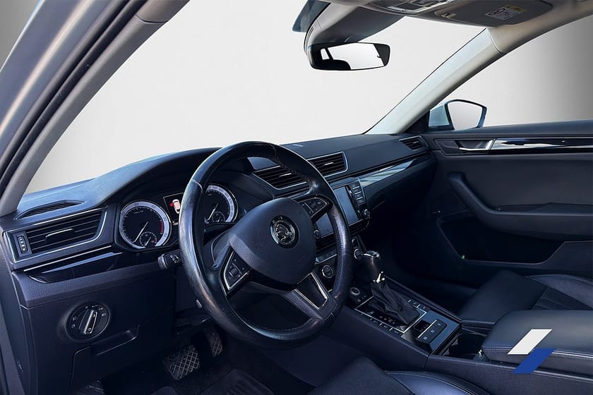 Bild 4 av Škoda Superb Kombi Skoda 2.0 TDI 4x4 Business Edition L&K Värmare/Kamera/Navi