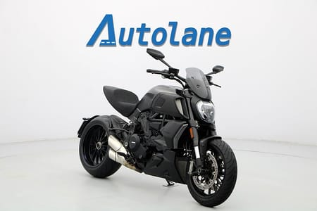 Ducati Diavel 1260 *Nyservad, Nya däck, Quickshifter