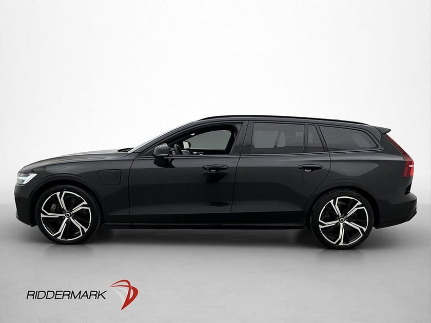 Bild 4 av Volvo V60 T8 456hk AWD Ultimate Dark B&W Pano HUD Värm MOMS