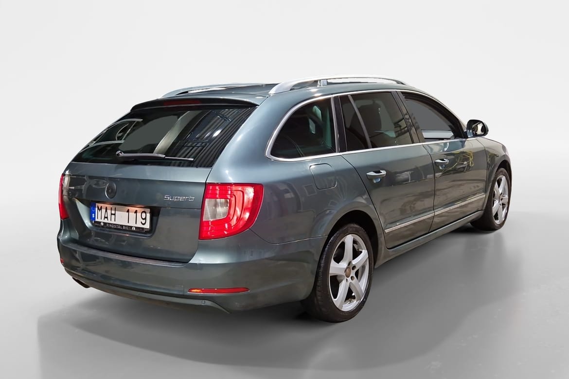 Škoda Superb Kombi 2.0 TDI DSG Sekventiell, 140hk, 2012