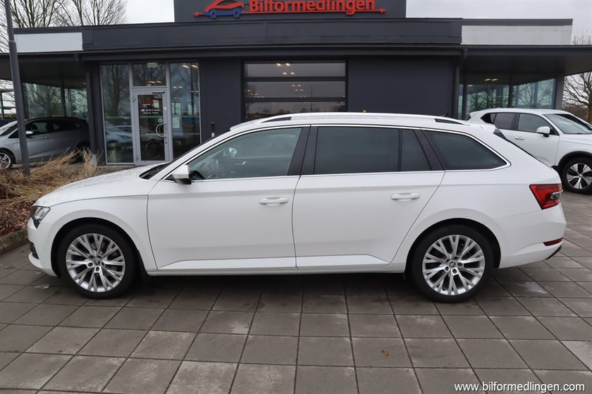 Bild 1 av Škoda Superb Kombi COMBI 2.0 TDI AdBlue 4x4 190hk Dragkrok Rattvärme 1 ägare