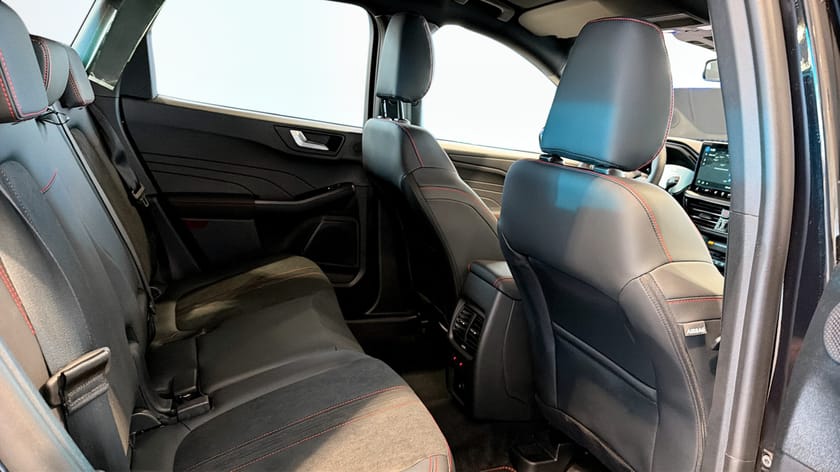 Bild 5 av Ford Kuga Plug-In Hybrid ST-Line X Black Edition 243hk Drag fr 4995kr/mån Privat