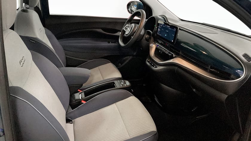 Bild 3 av Fiat 500Ce Ce BEV CAB ICON BASIC 42kWh 118HK NAVI SOH 94,2 %
