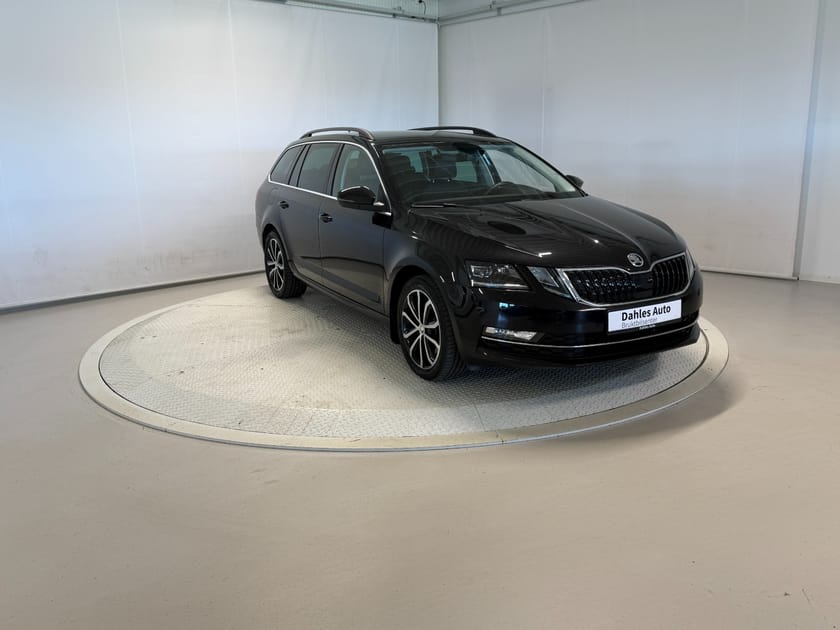 Bilde 3 av Škoda Octavia Stasjonsvogn 2,0 184hk 4x4 Style ACC/Krok/Webasto/Kam/Canton/Navi
