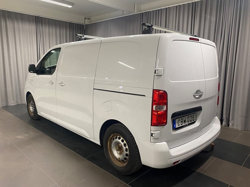 Bild 4 av Opel Vivaro-e Skåpbil L2 75 kW drag, larm vinterhjul. SLÄPKÄRRA PÅ KÖPET