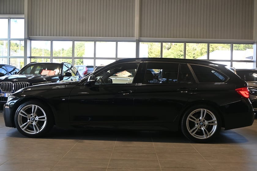 Bild 2 av BMW 320i Touring 320 Aut M Sport Drag Navi Läder