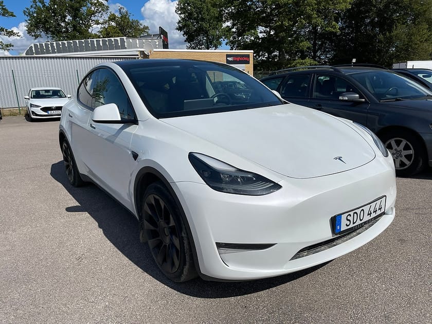 Bild 2 av Tesla Model Y Long Range AWD 514HK 4x4 Panorama Läder
