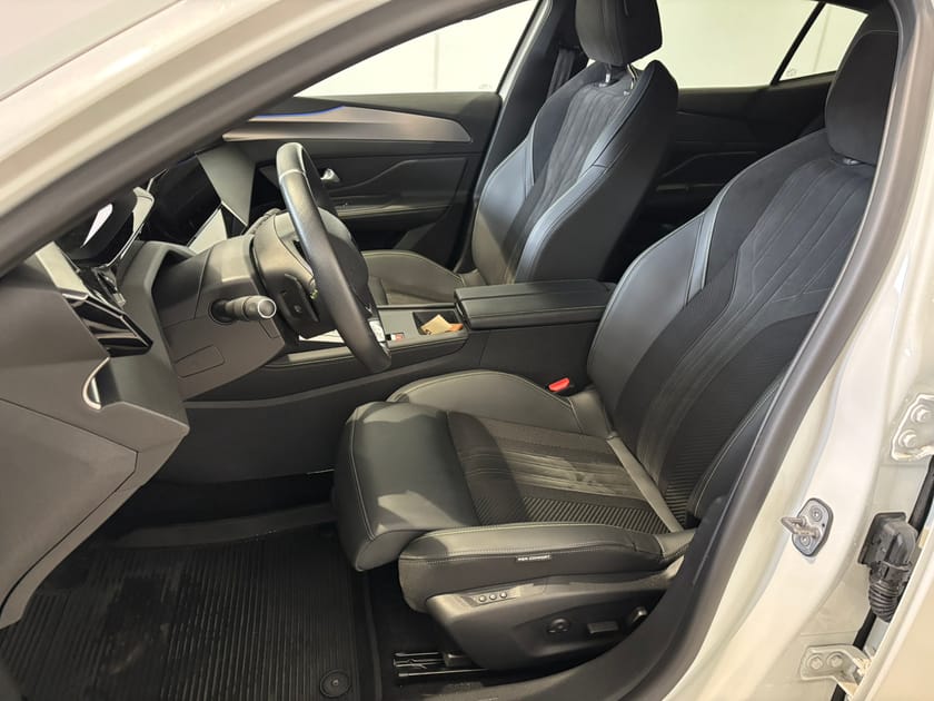 Bilde 5 av Peugeot 408 Plug-In Hybrid 225 GT masse utstyr, adaptiv Cruise, hengerfeste, LAV KM!