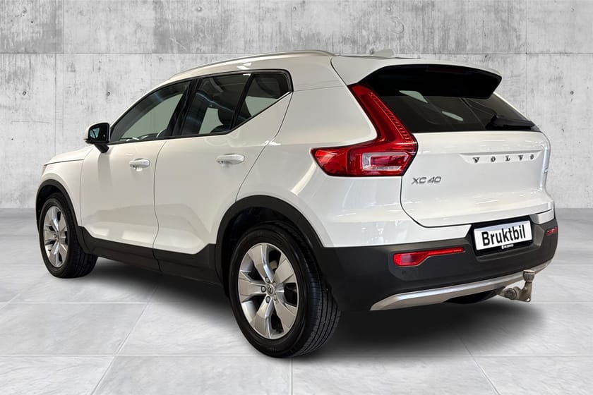 Bilde 3 av Volvo XC40 D4 AWD Momentum/Krok/Kamera/Parkvarmer/ACC