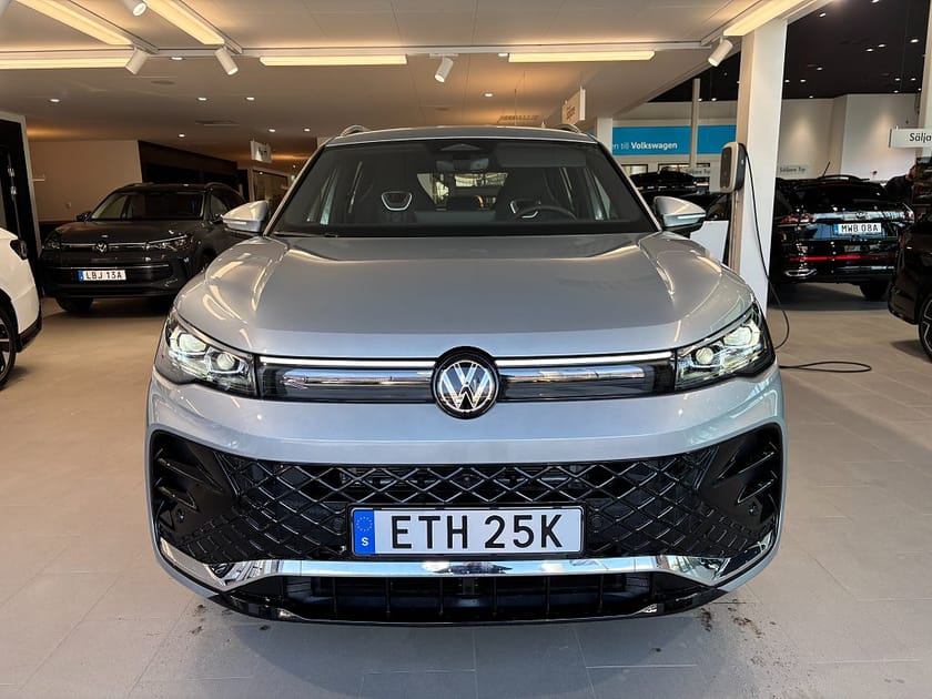 Bild 2 av Volkswagen Tiguan eHybrid R-Line-Edition SNABB LEV 4595kr/mån tom 24/5
