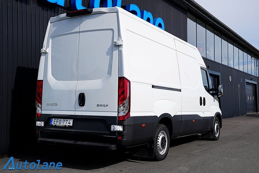 Bild 4 av Iveco Daily 35-140 Van 2.3 JTD Hi-Matic, 3-sits, MOMS, Webasto 136hk