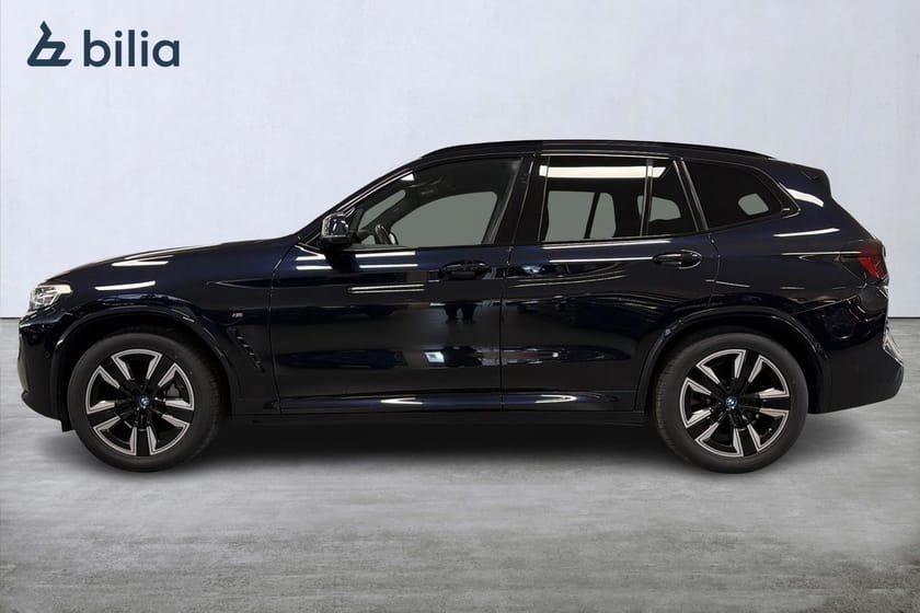 Bild 3 av BMW iX3 M-sport  Charged | Panorama | Aktiv farth. | Drag