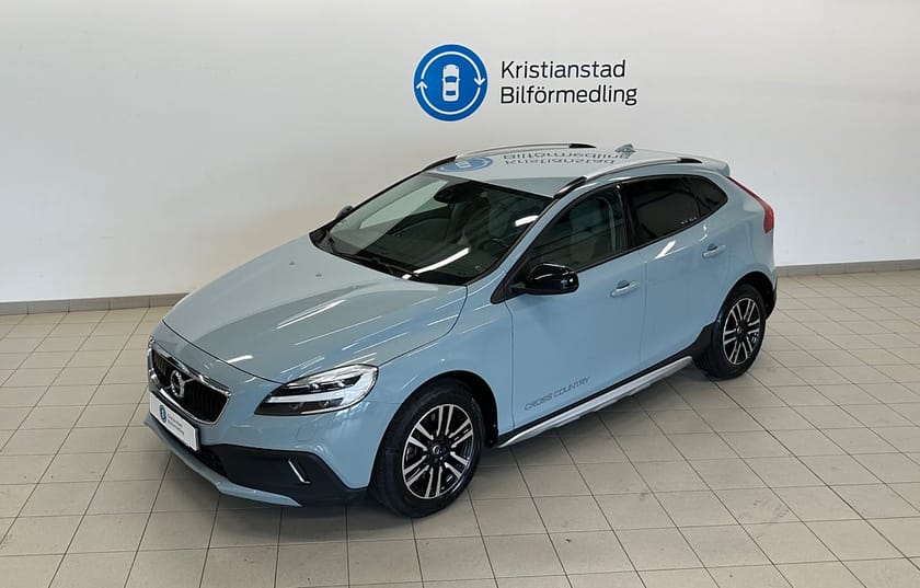 Bild 3 av Volvo V40 Cross Country T3 Momentum, Amazon Blue, LED Strålkastare