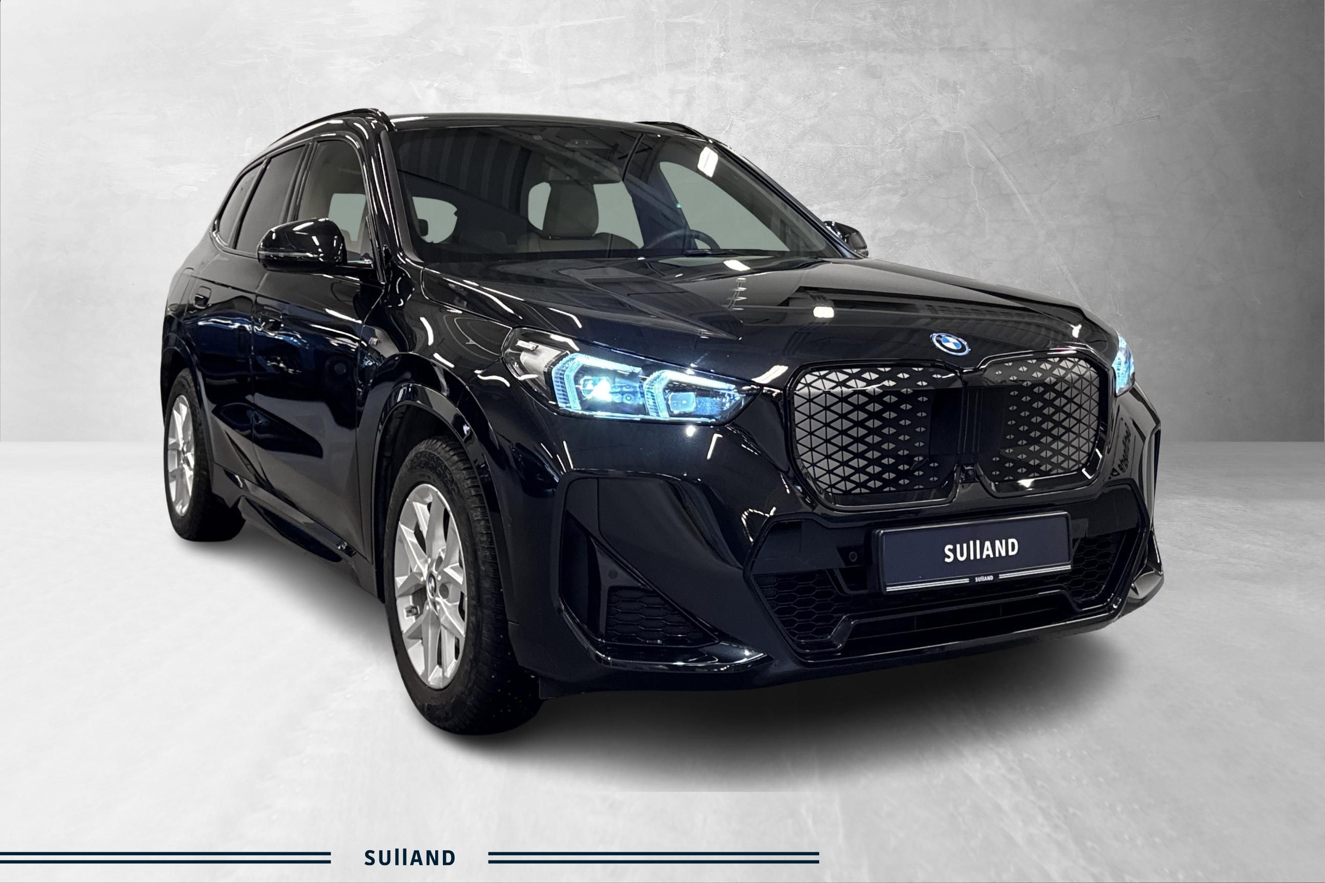 Thumnail bilde 2 av BMW iX1 xDrive30