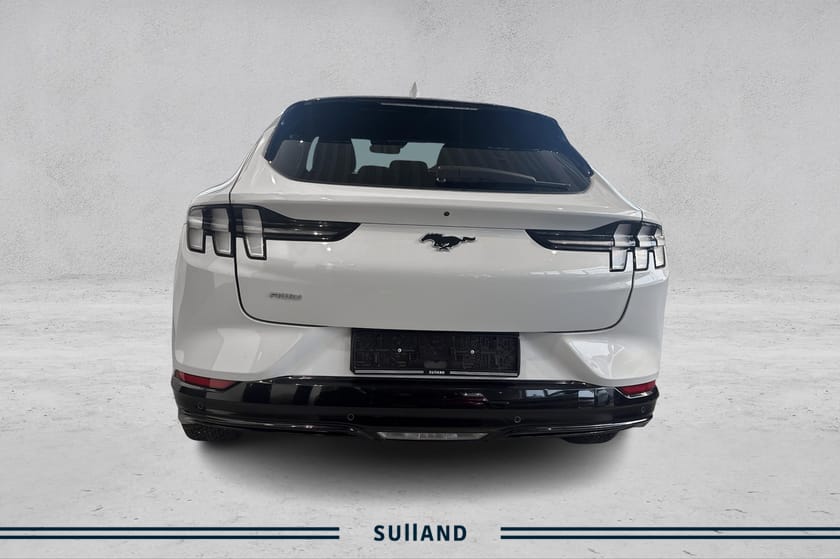 Bilde 4 av Ford Mustang Mach-E Standard Range AWD range, piggdekk