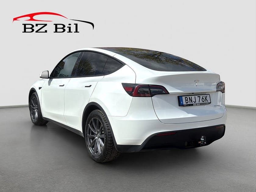 Bild 3 av Tesla Model Y Long Range AWD Autopilot Pano Drag Moms