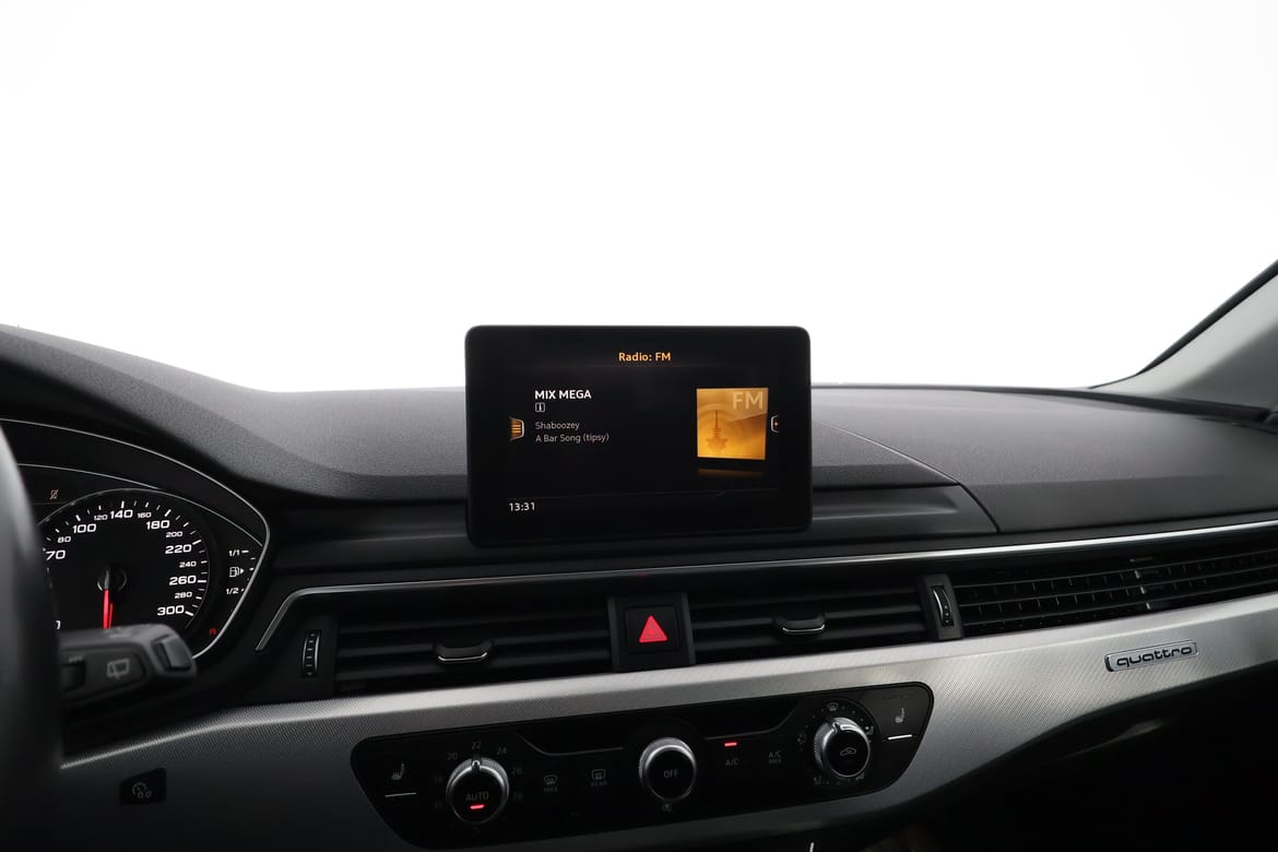 Audi A4 2017 - miniatyr 12