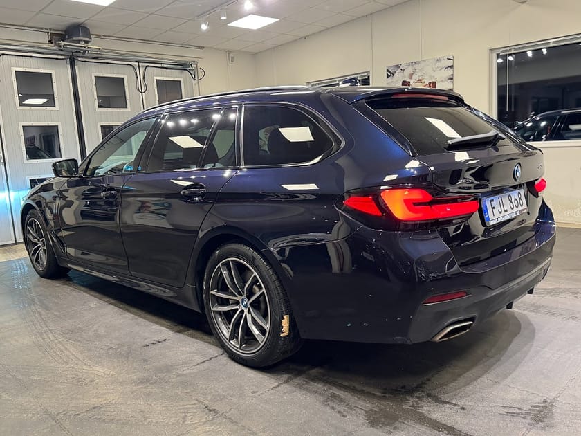 Bild 3 av BMW 530e xDrive Touring Aut M Sport Drag Gps Hi-Fi SE SPEC