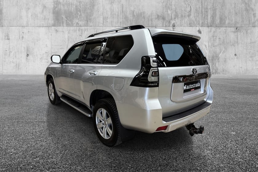 Bilde 3 av Toyota Land Cruiser 5-dørs GX 204Hk Black Pack/Automat/Skinn/Hengerfeste