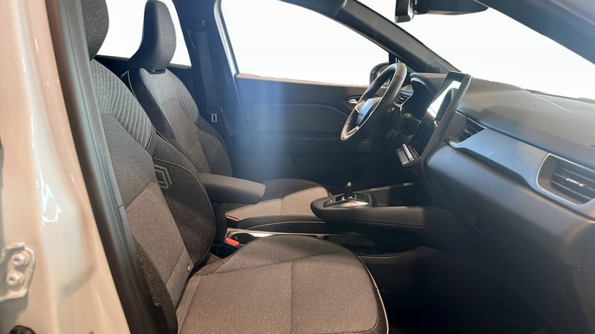 Bild 3 av Renault Captur TECHNO MILDHYBRID 140 EDC DEMOBIL