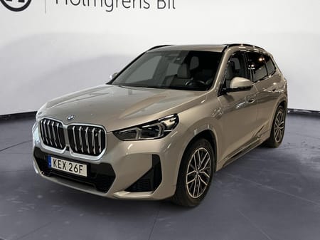 BMW iX1 xDrive30 M Sport Drag Innovation 360 DAP Pano Elstol H K Travel Komfort Rattvärme Heljusass