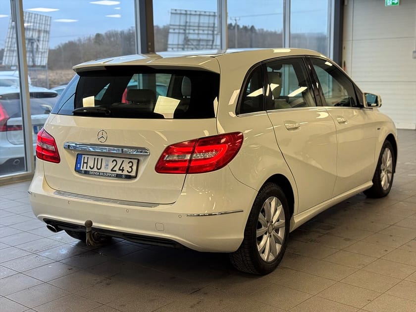 Bild 2 av Mercedes-Benz B 180 CDI BE Automat Panorama Drag Blue