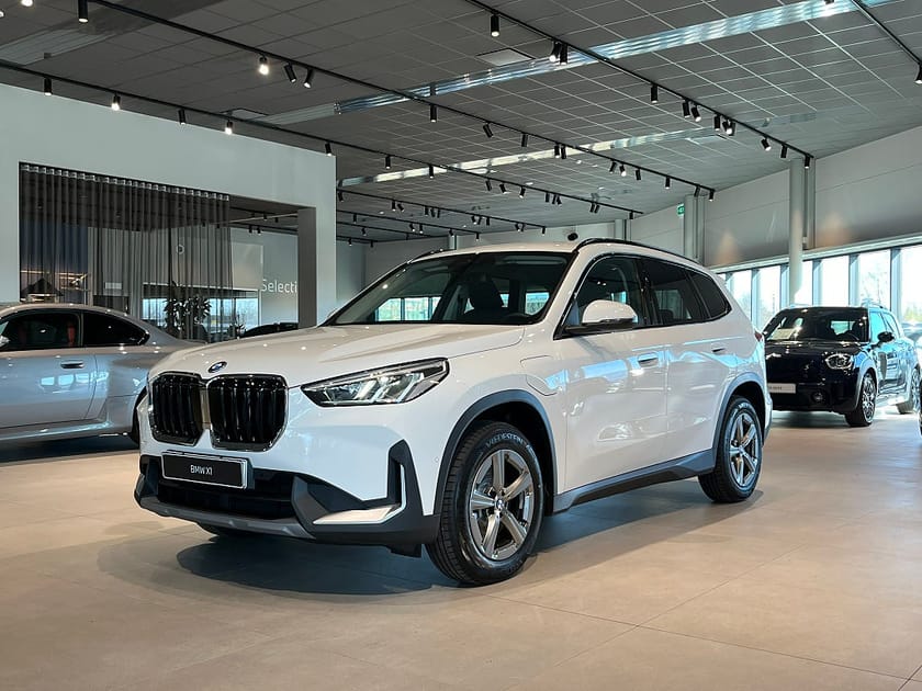 Bild 1 av BMW X1 xDrive25e Adapt. Fart Drag Rattvärme *SUPERKAMPANJ*