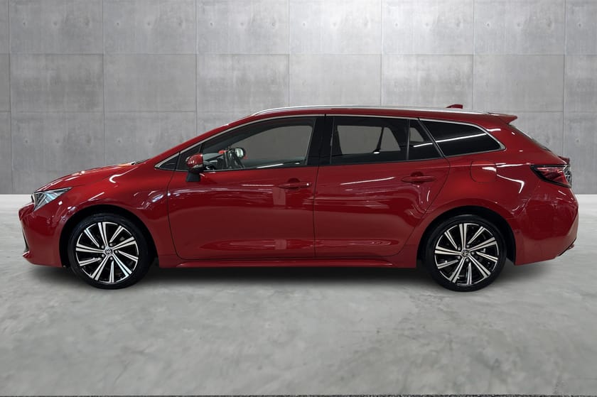 Bilde 2 av Toyota Corolla Touring Sports Hybrid Active Tech / Komplett historikk / Nye sommerdekk