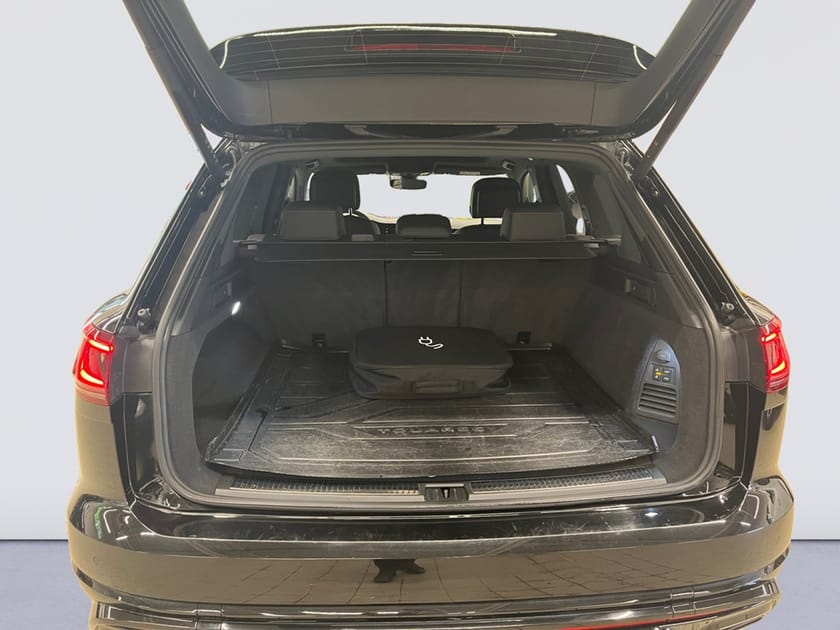 Bild 4 av Volkswagen Touareg R eHybrid 3.0 V6TSI 4X4  462hk, 2024 8 växlar