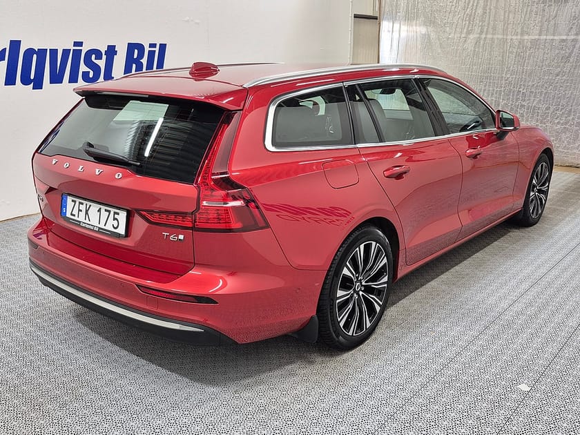 Bild 4 av Volvo V60 T6 Recharge Core Bright plug in 350HK 4x4 Läder