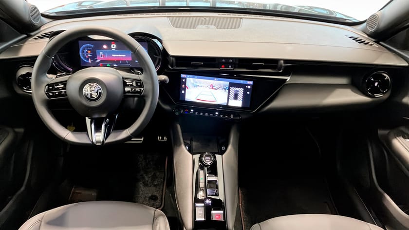 Bild 4 av Alfa Romeo Junior Ibrida SPECIALE 136HP TECNICA *AVB. 0% RÄNTA+FRIA VINTERHJUL