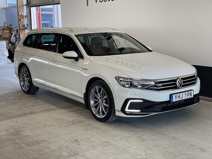 Bild 1 av Volkswagen Passat Sportscombi GTE SC Matrix Drag Gps Backkamera Värmare