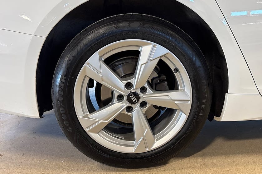 Bild 4 av Audi A6 Avant 40 TDI quattro Proline Sport / Värmare / Drag
