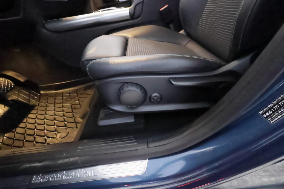 Mercedes-Benz EQA 2022 - miniatyr 18