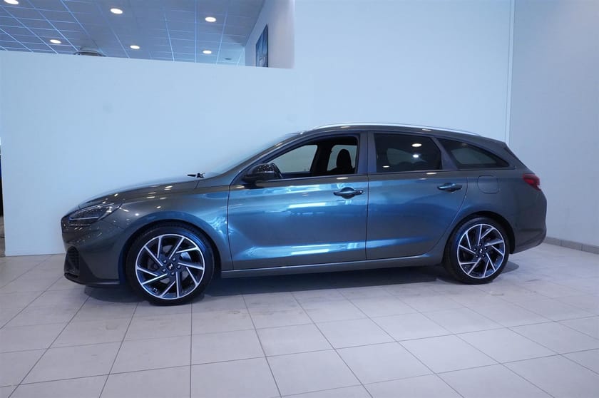 Bild 4 av Hyundai i30 Kombi 1.5 T-GDi 160hk MHEV DCT N Line Backkamera Rattvärme Sportstolar