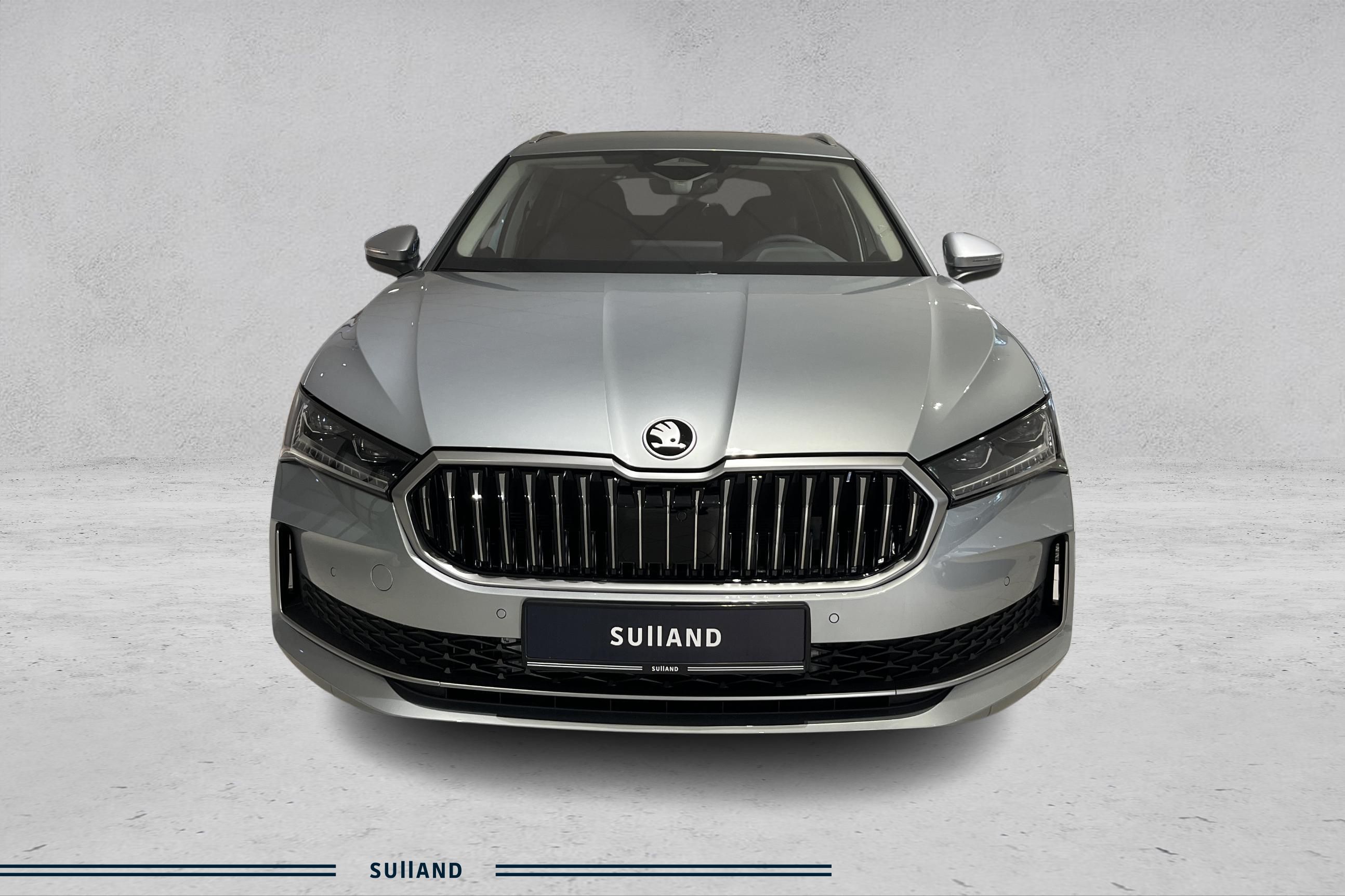 Thumnail bilde 1 av Škoda Superb Stasjonsvogn