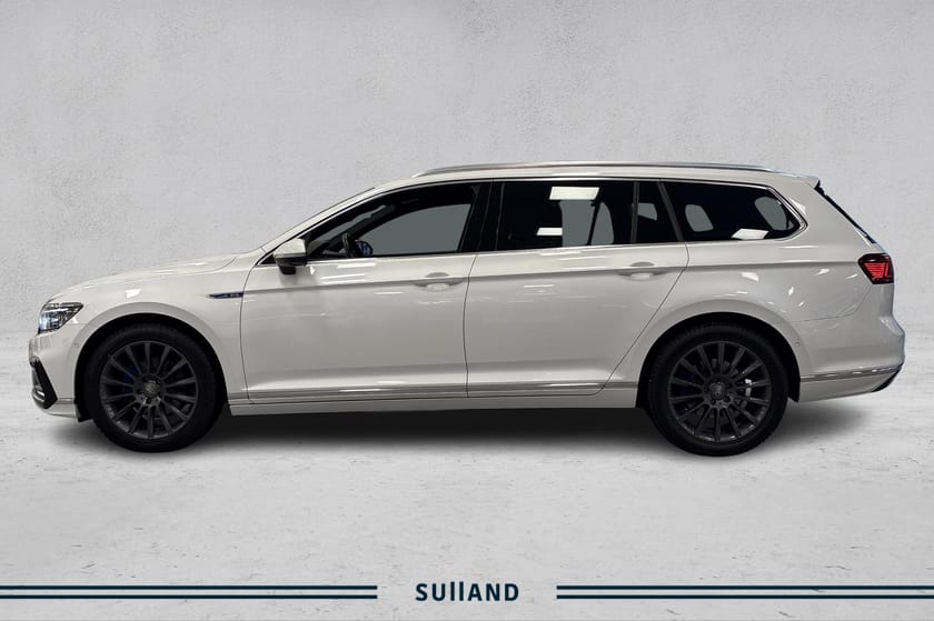 Bilde 2 av Volkswagen Passat Variant GTE 218hk | skinn | Exclusive | Krok | Webasto | Kamera