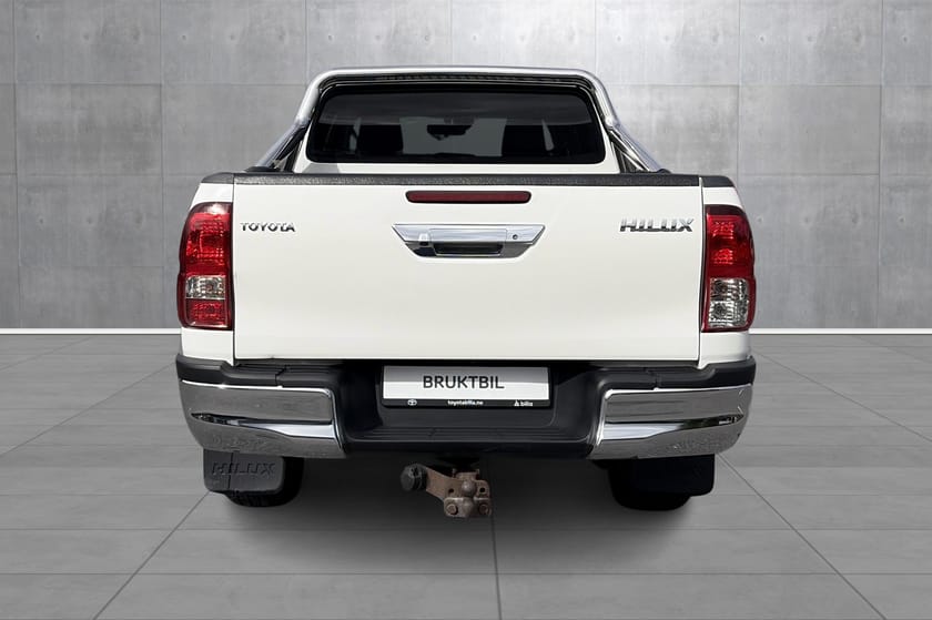Bilde 4 av Toyota Hilux Dobbelcab 2,4 AWD, Manuell, Hvit