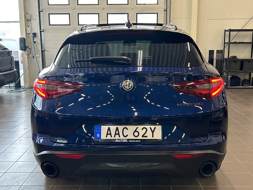 Bild 5 av Alfa Romeo Stelvio 2.0 Turbo 16V Q4 Veloce H/K Panorama/Läder SE SPEC
