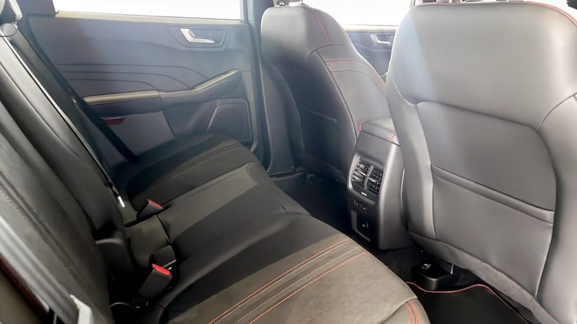 Bild 5 av Ford Kuga Plug-In Hybrid ST-LINE BLACK EDITION, FWD 243HK