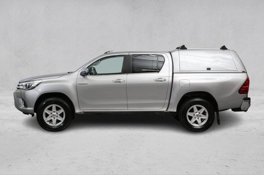 Bilde 2 av Toyota Hilux Dobbelcab 2,4 150hk D-Cab SR+ Hardtop/DobbeltGulv/LAV.KM/ACC/++
