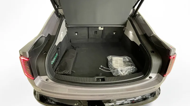 Bild 9 av 14 – Volvo ES90 Single Motor Extended Range Ultra