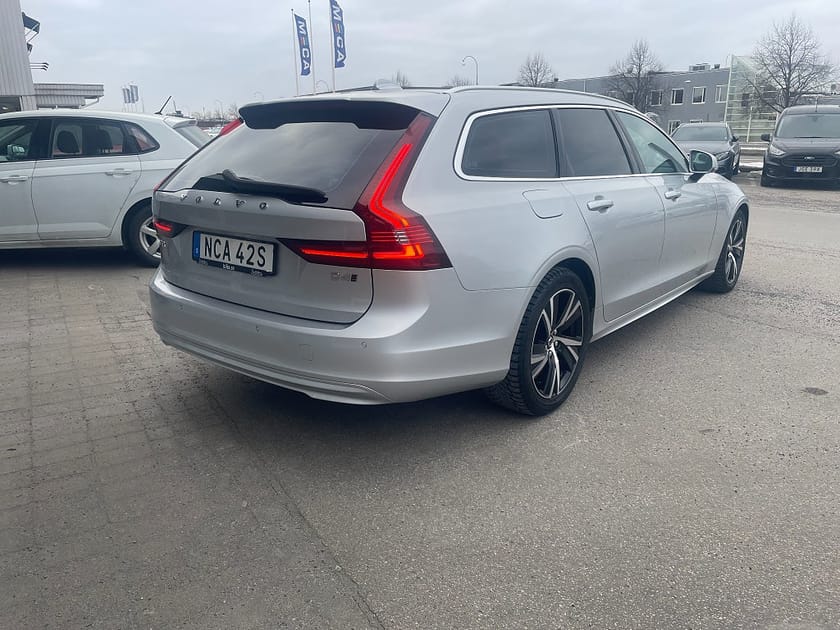 Bild 4 av Volvo V90 D4 AWD Momentum, AUT, H&K,NAV,Värmare,Backkamera