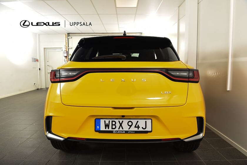 Bild 4 av Lexus LBX 1.5 E-CVT Relax Tech Backkamera Skinn